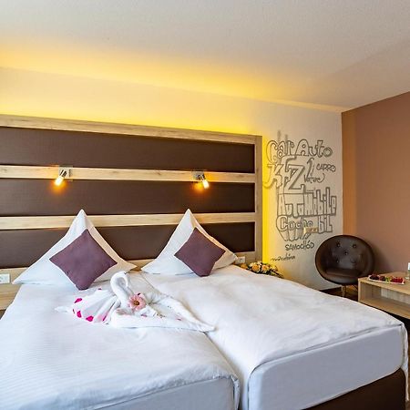 Michel Hotel Frankfurt Airport Russelsheim Bagian luar foto