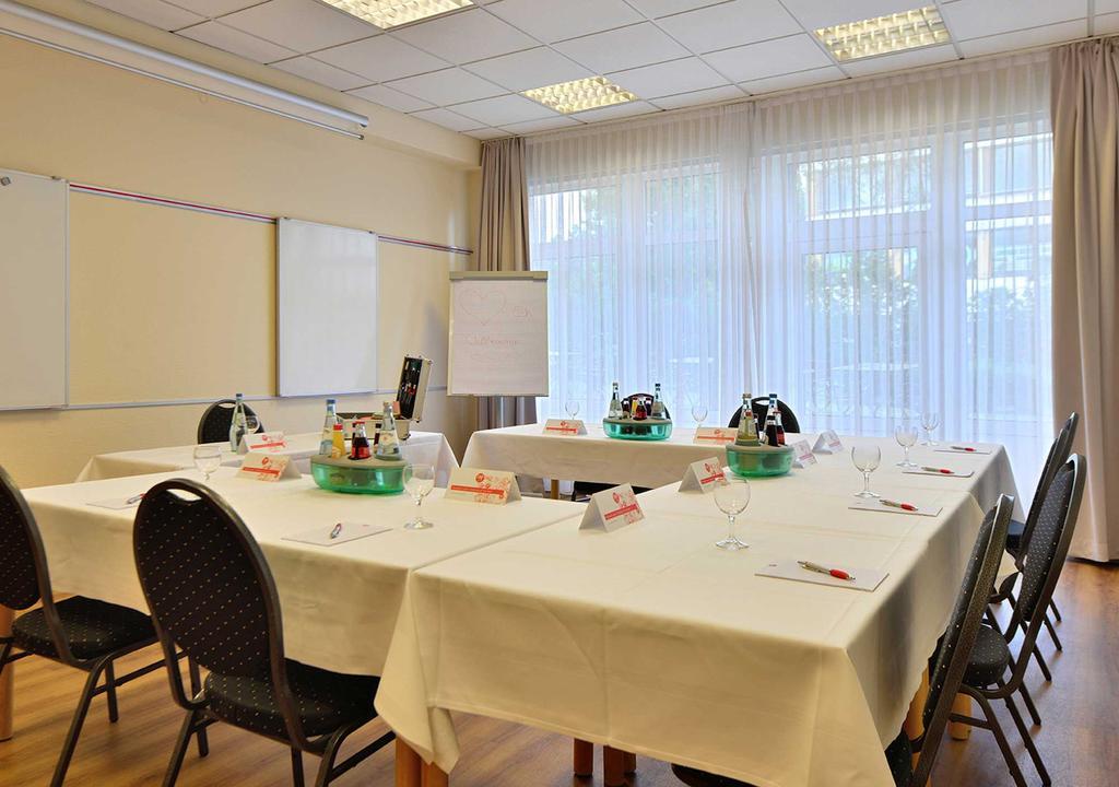 Michel Hotel Frankfurt Airport Russelsheim Bagian luar foto