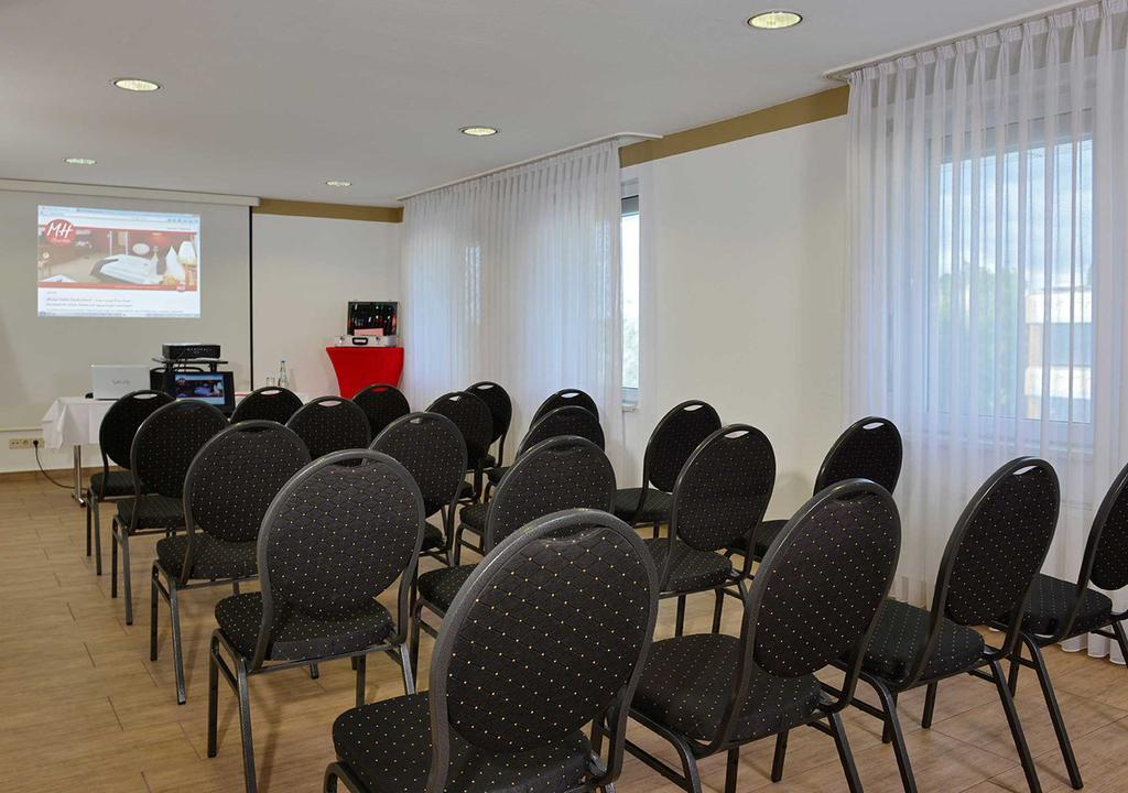 Michel Hotel Frankfurt Airport Russelsheim Bagian luar foto