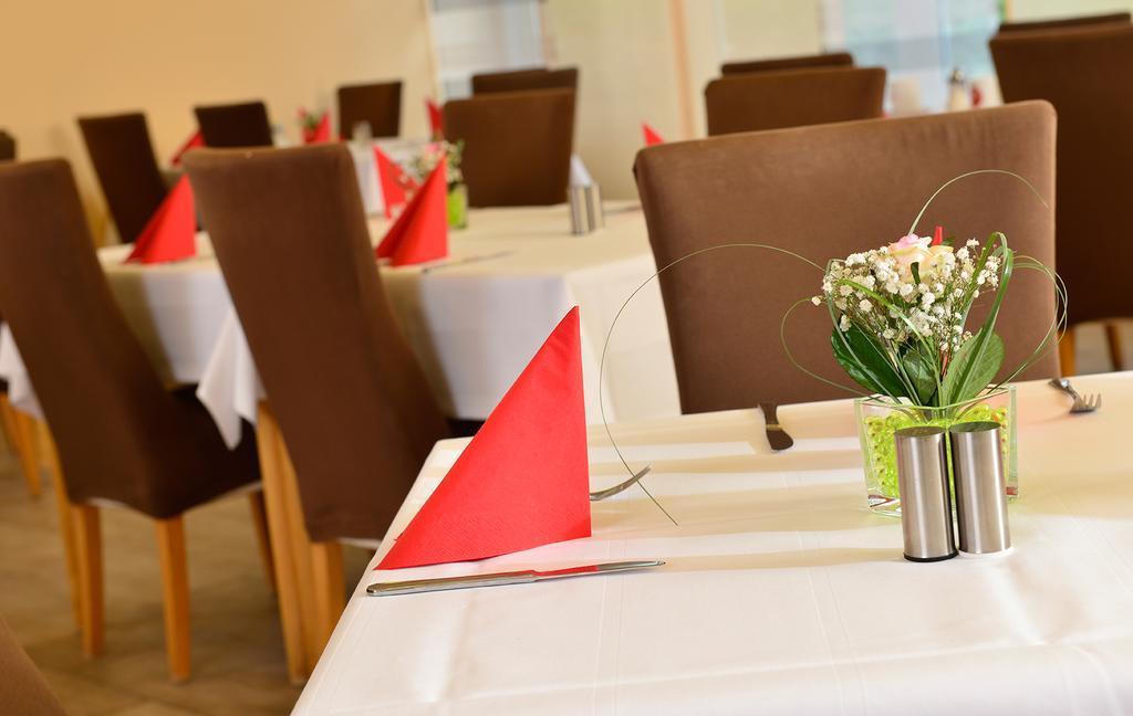 Michel Hotel Frankfurt Airport Russelsheim Bagian luar foto