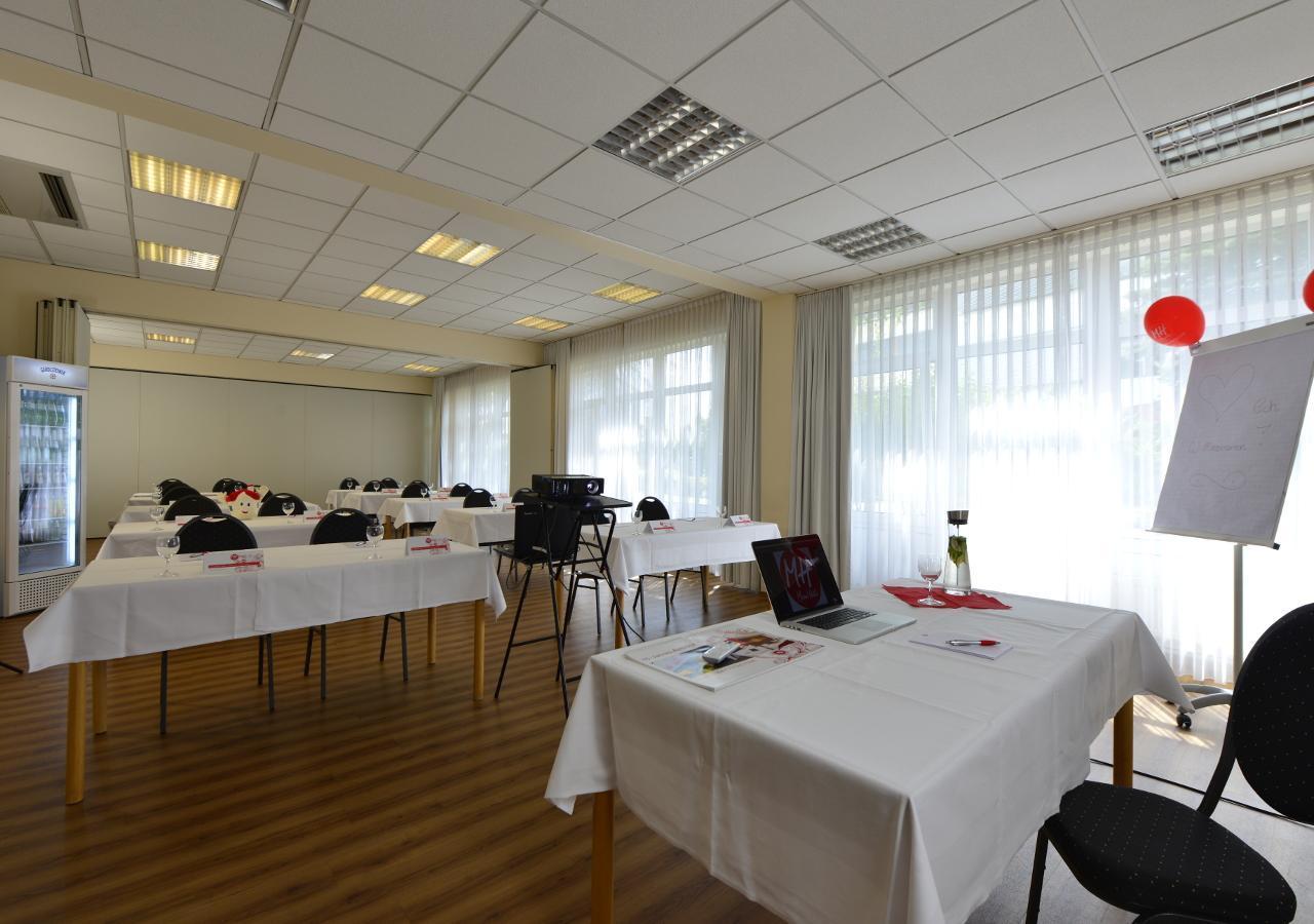 Michel Hotel Frankfurt Airport Russelsheim Bagian luar foto