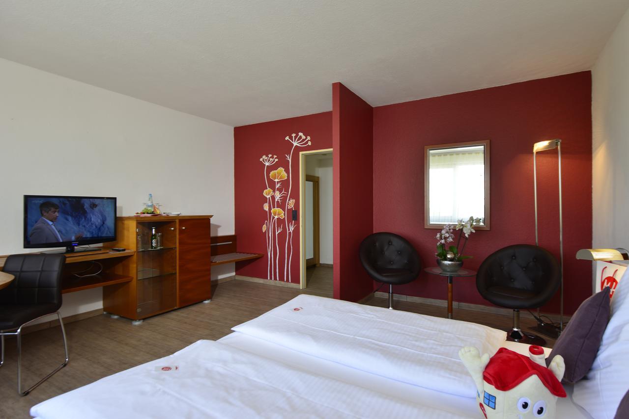 Michel Hotel Frankfurt Airport Russelsheim Bagian luar foto
