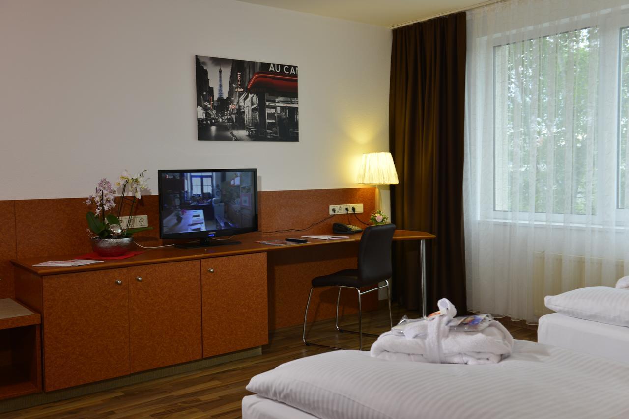 Michel Hotel Frankfurt Airport Russelsheim Bagian luar foto