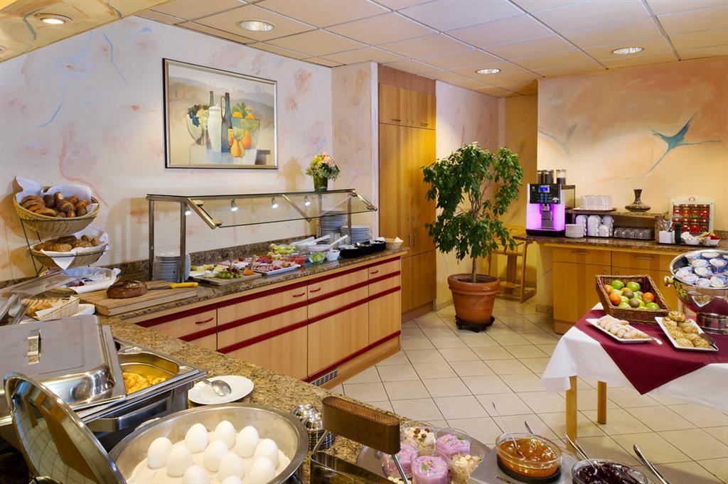 Michel Hotel Frankfurt Airport Russelsheim Restoran foto