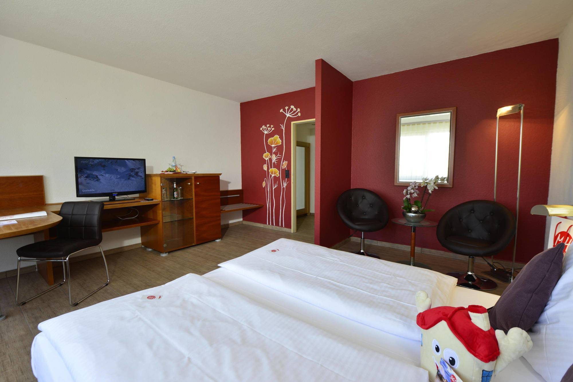 Michel Hotel Frankfurt Airport Russelsheim Bagian luar foto