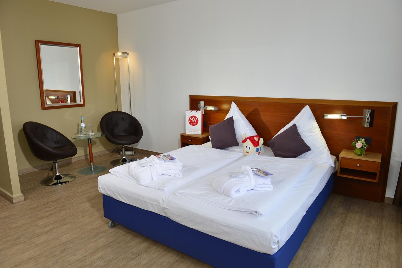Michel Hotel Frankfurt Airport Russelsheim Bagian luar foto