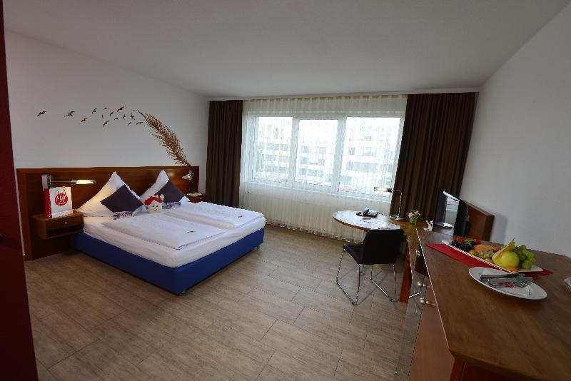 Michel Hotel Frankfurt Airport Russelsheim Bagian luar foto