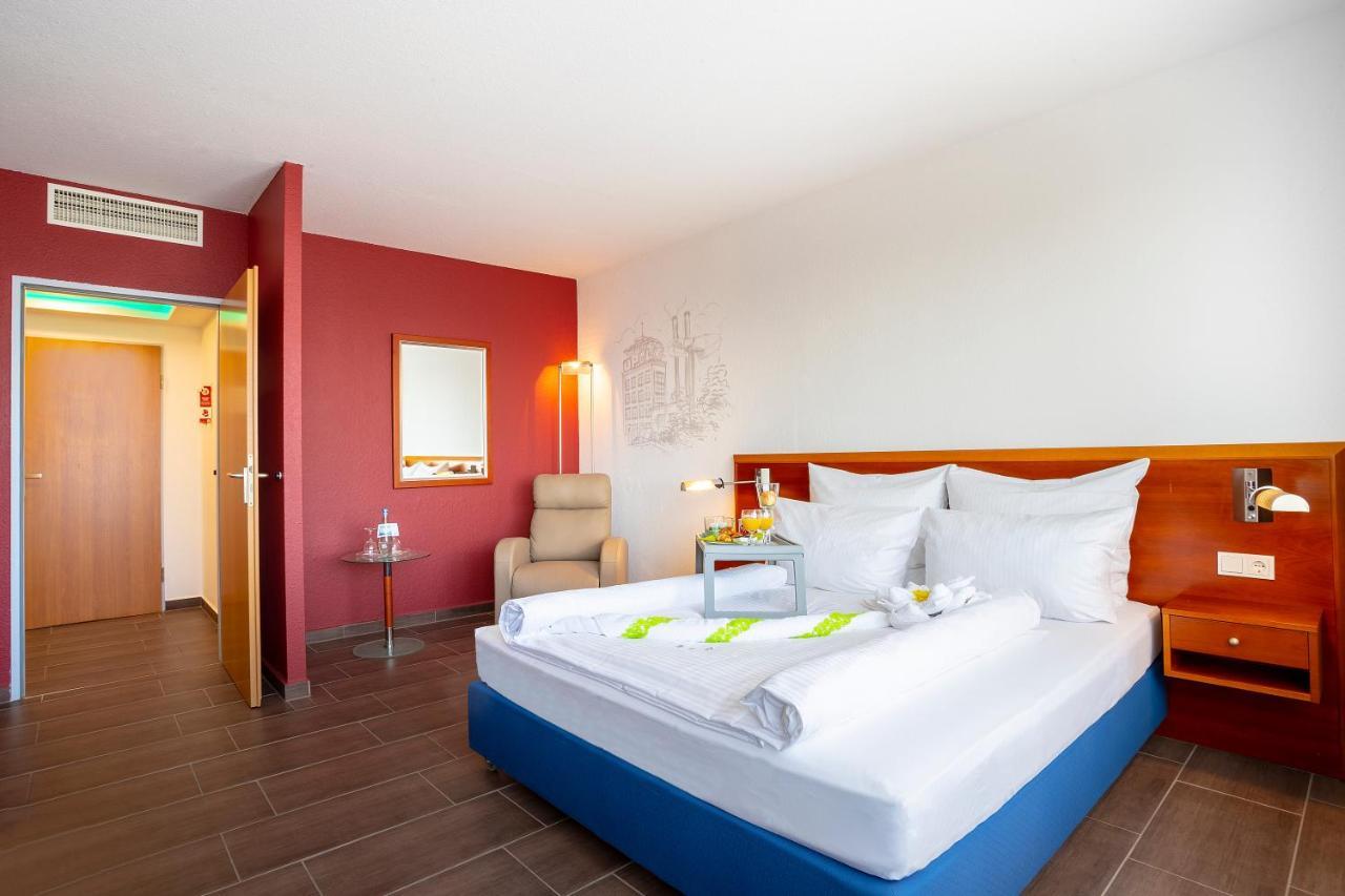Michel Hotel Frankfurt Airport Russelsheim Bagian luar foto