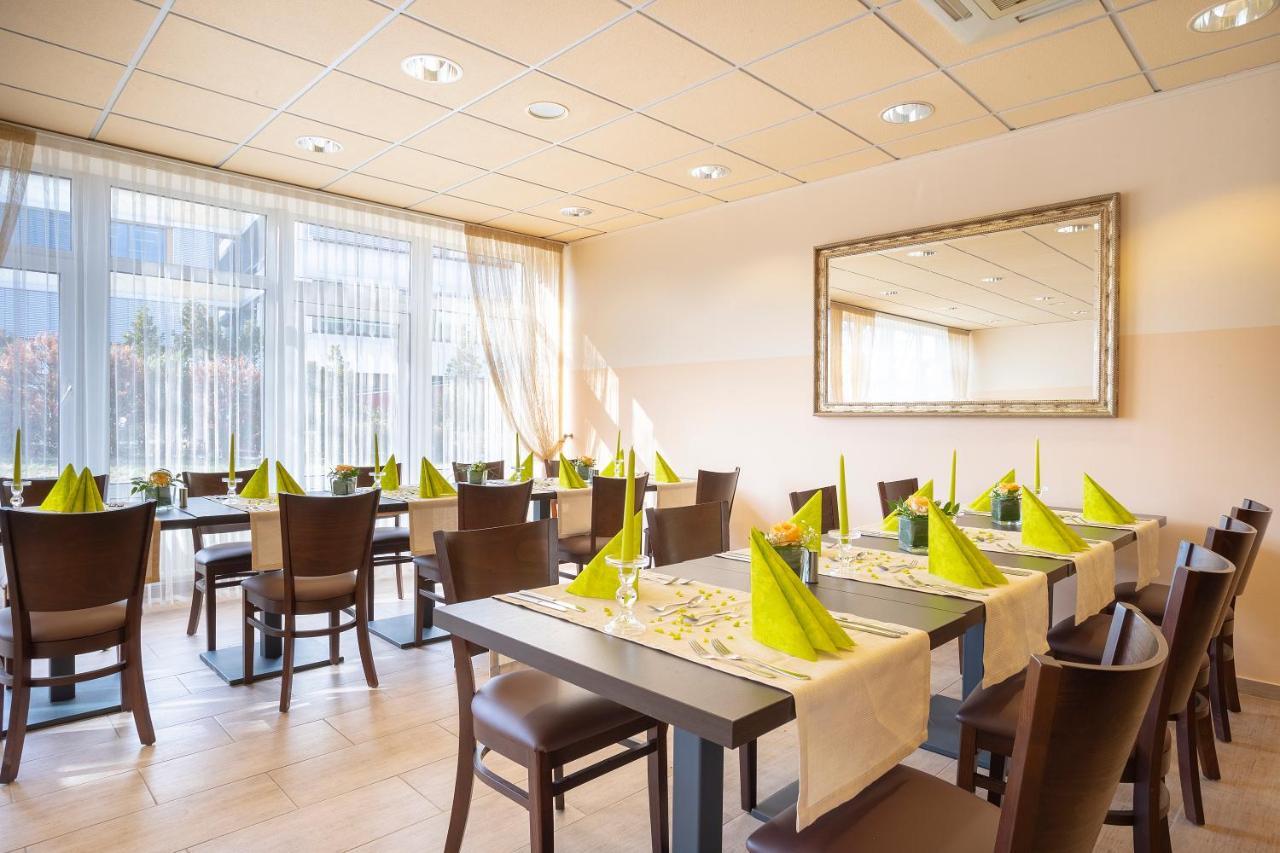 Michel Hotel Frankfurt Airport Russelsheim Bagian luar foto