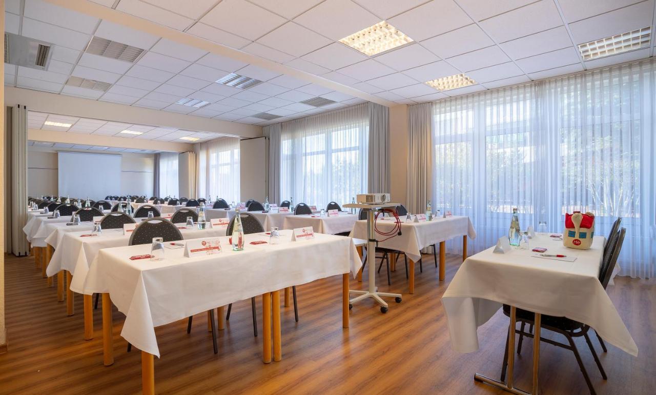 Michel Hotel Frankfurt Airport Russelsheim Bagian luar foto
